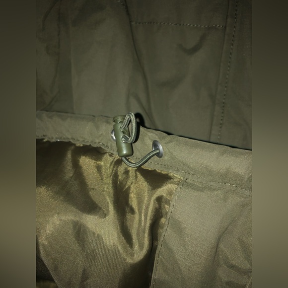 American Eagle Cropped Puffer Jacket - Picture 5 of 5